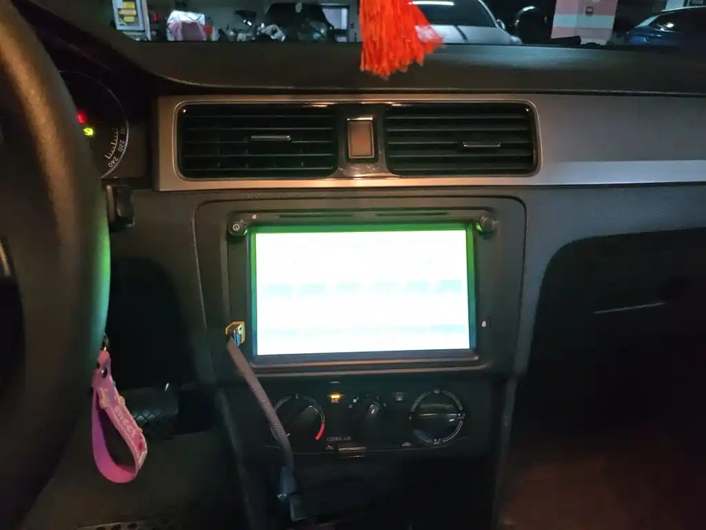Skoda Rapid Spaceback — миниатюра 14