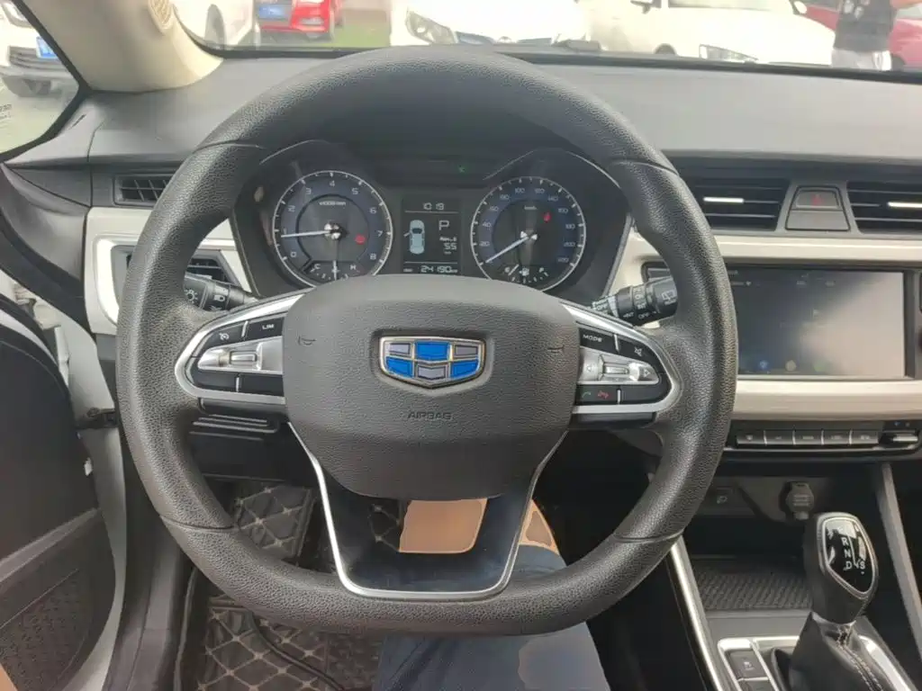 Geely Vision X3 — миниатюра 11