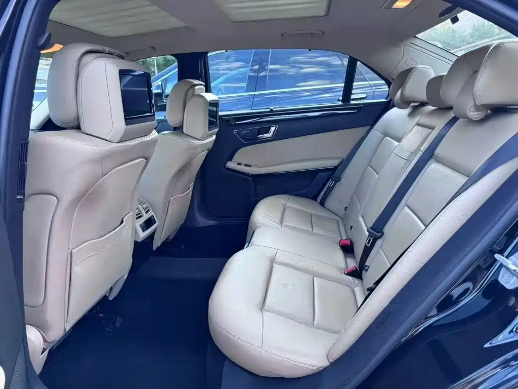 Mercedes-Benz E-Class — миниатюра 5