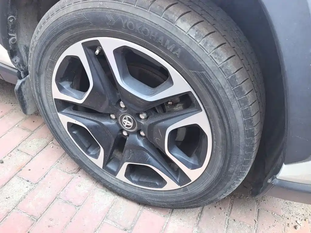 Toyota RAV4 — миниатюра 24