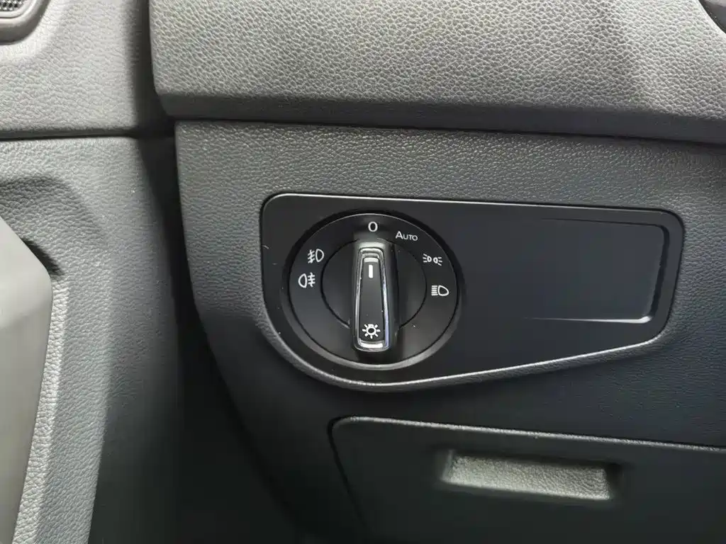 Volkswagen Tiguan L — миниатюра 21