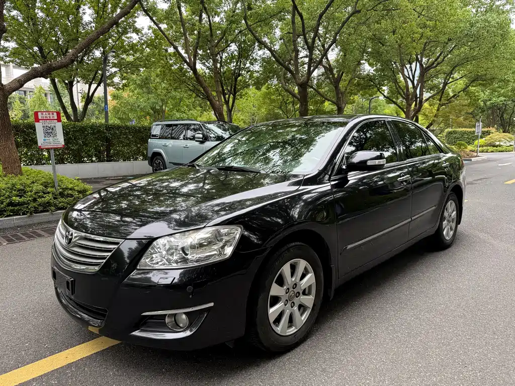 Toyota Camry — миниатюра 2