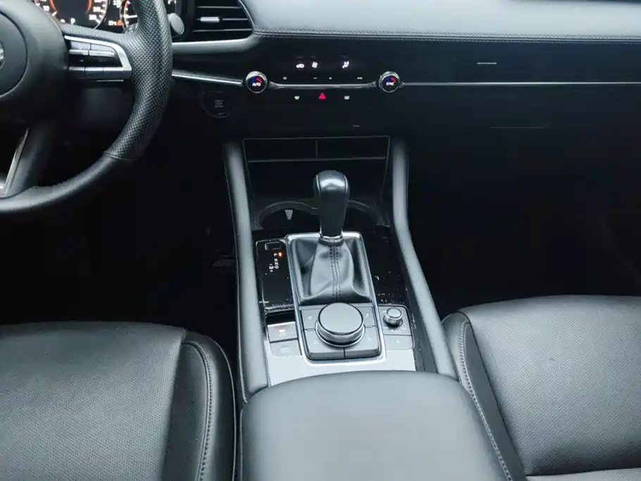 Mazda 3 Axela — миниатюра 16