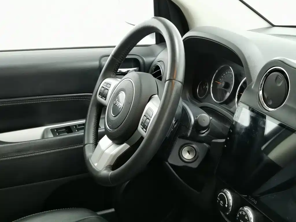 Jeep Compass (Import) — миниатюра 22
