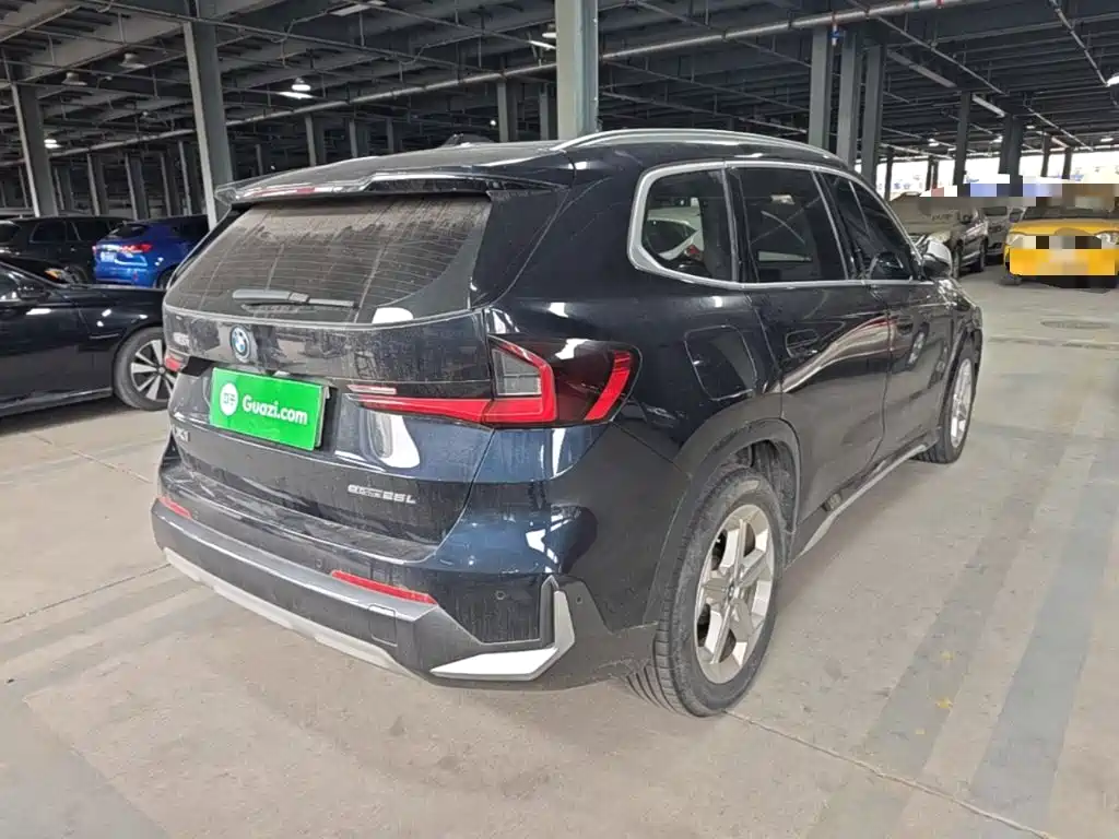 BMW iX1 — миниатюра 7