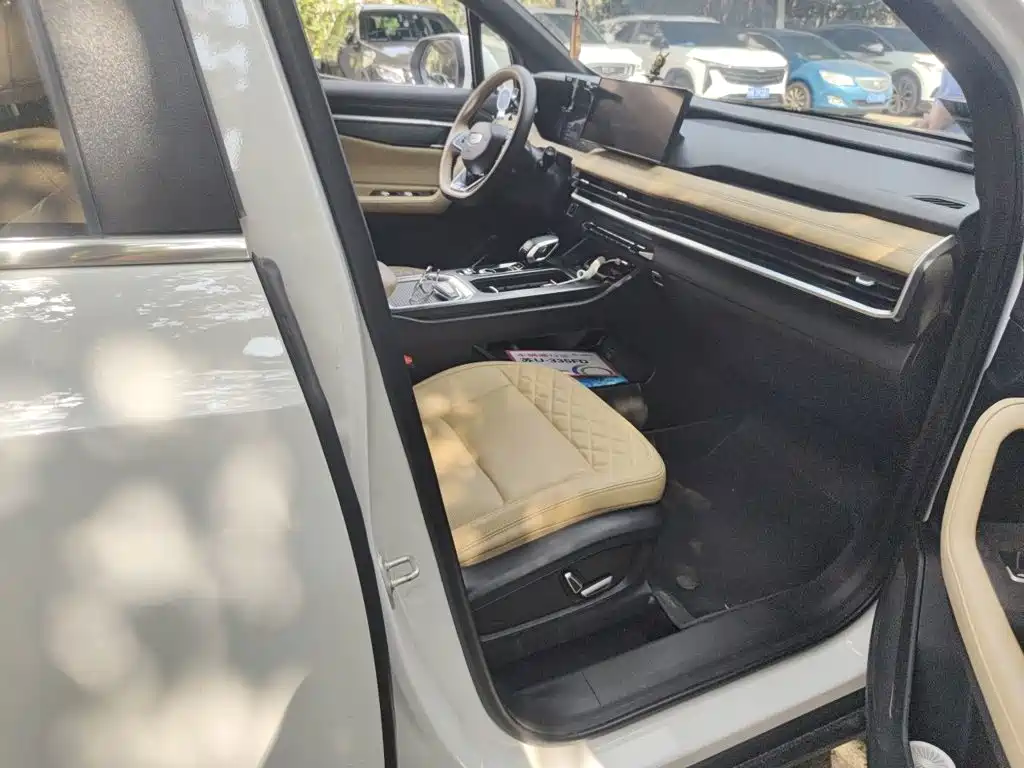 Geely Haoyue L — миниатюра 19
