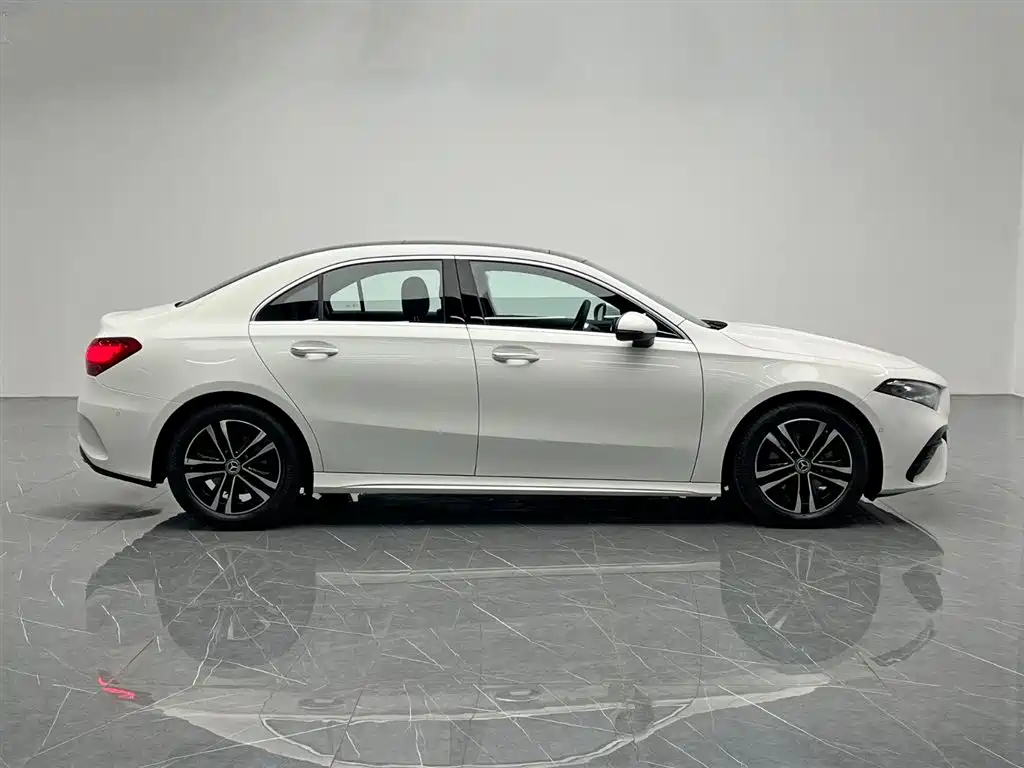 Mercedes-Benz A-Class A 2024 A 200 L