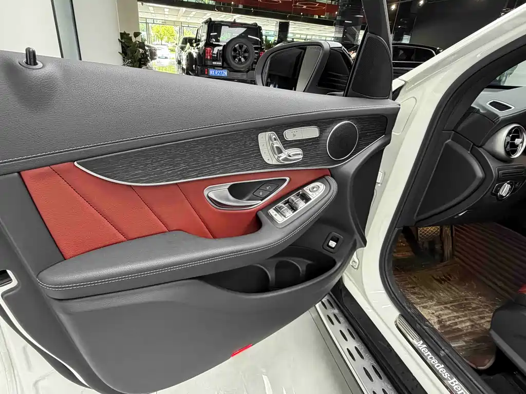 Mercedes-Benz GLC 2022 GLC 300 4MATIC AMG Line SUV