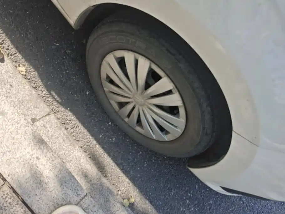 Volkswagen Santana — миниатюра 6
