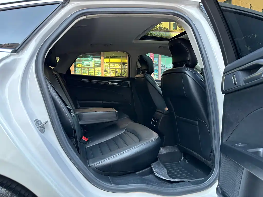 Ford Mondeo — миниатюра 14