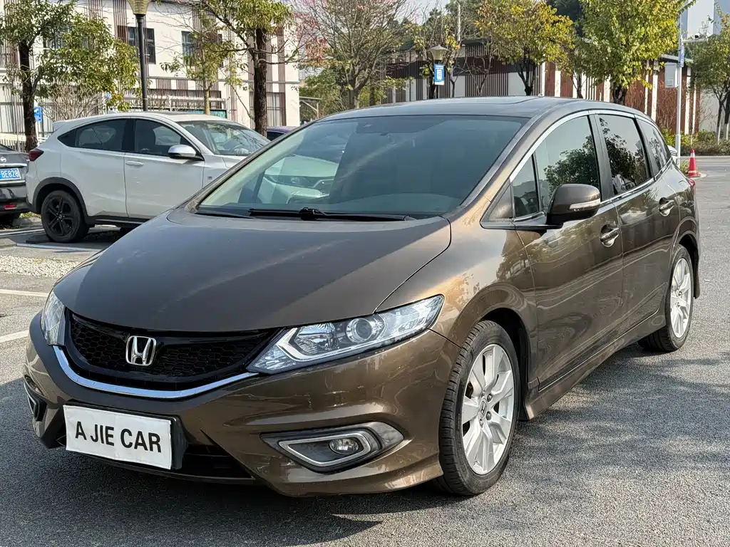 Honda Jade 2015