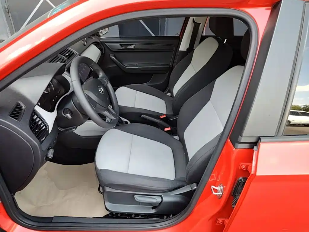 Skoda Fabia — миниатюра 15