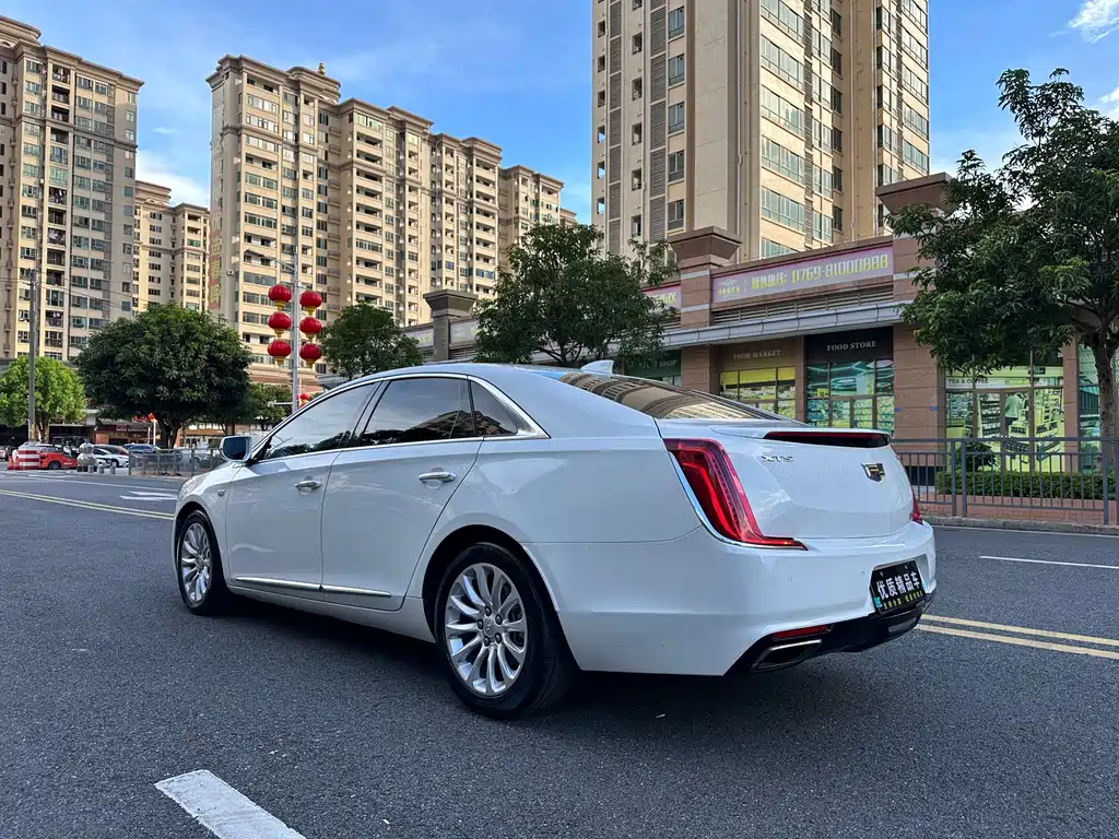 Cadillac XTS — миниатюра 6