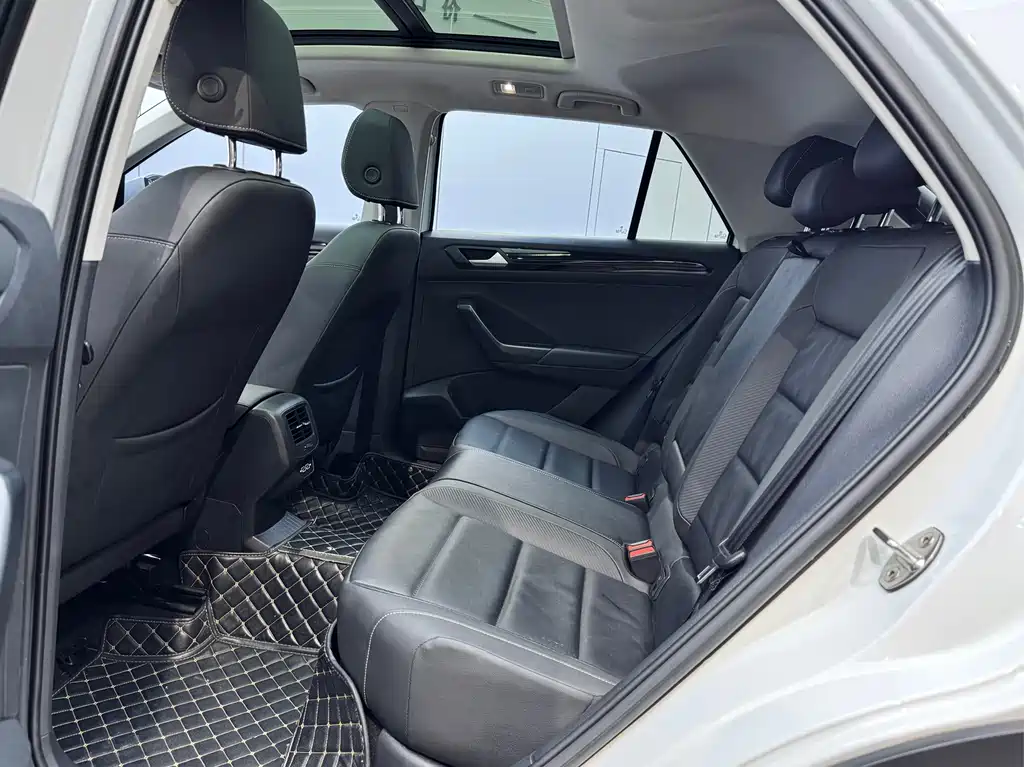 VOLKSWAGEN T ROC EXPLORING SONGS