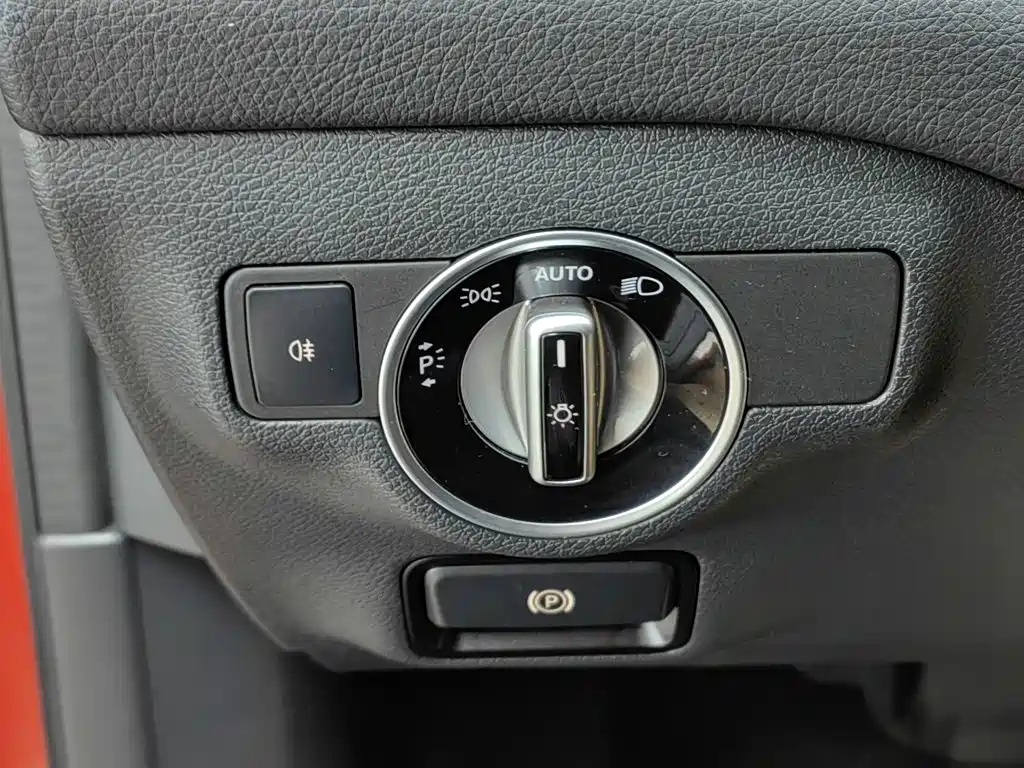 Mercedes-Benz GLA — миниатюра 21
