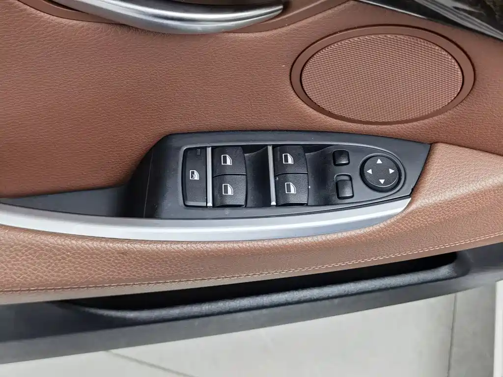BMW 5 Series GT — миниатюра 9