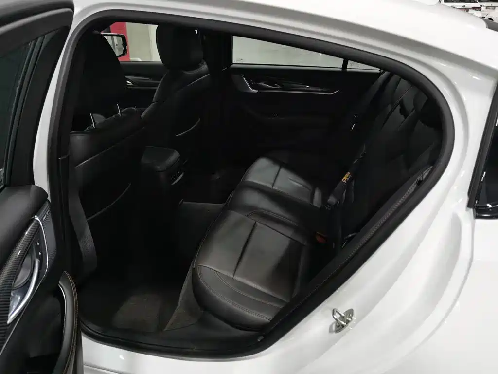 Cadillac CT5 — миниатюра 15