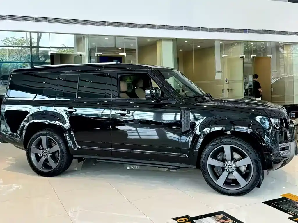 Land Rover Defender — миниатюра 2