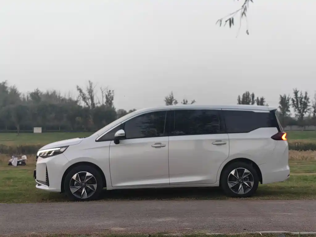 GAC Motor Trumpchi M6 — миниатюра 8