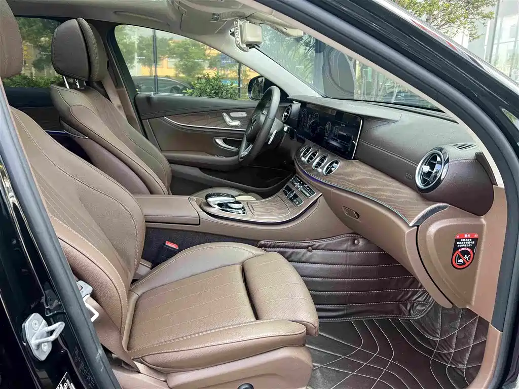 Mercedes-Benz E-Class — миниатюра 9