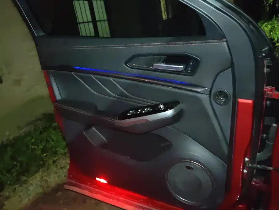Wey Wey VV5 — миниатюра 7
