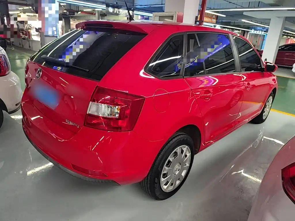 Skoda Rapid Spaceback — миниатюра 7