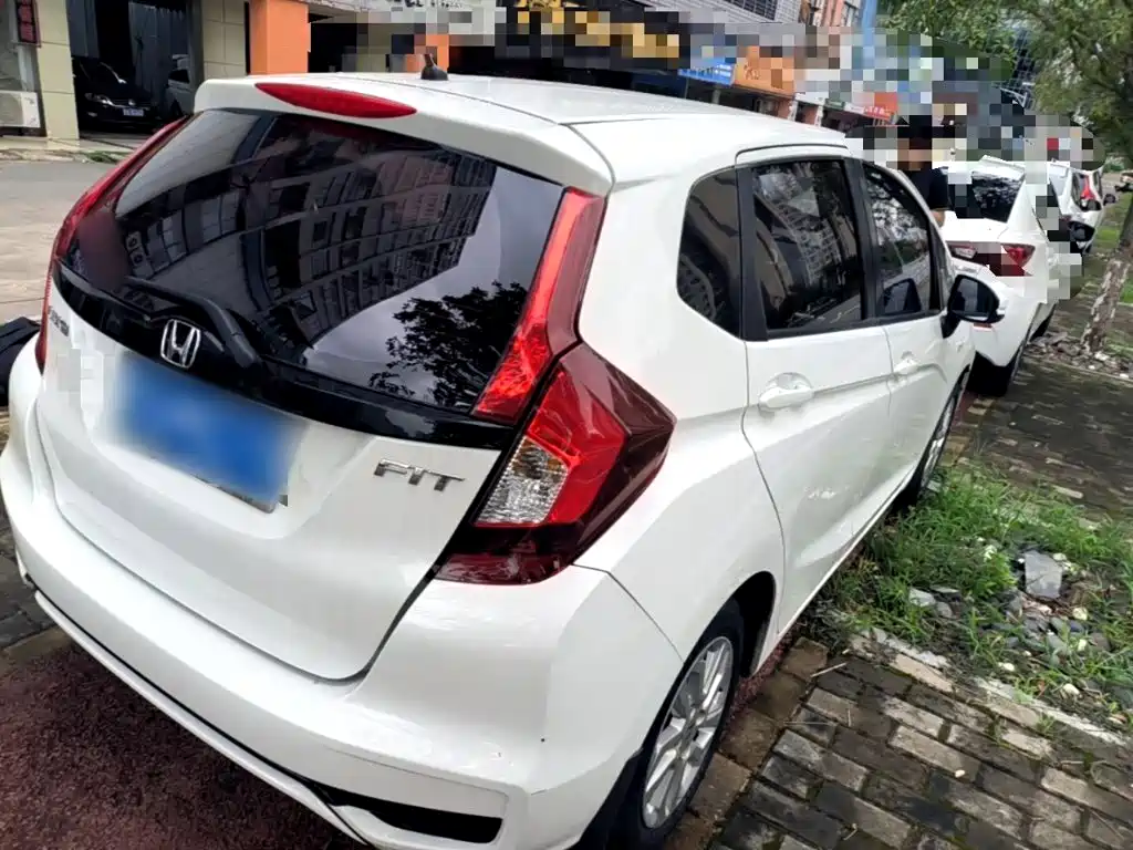 Honda Fit — миниатюра 7