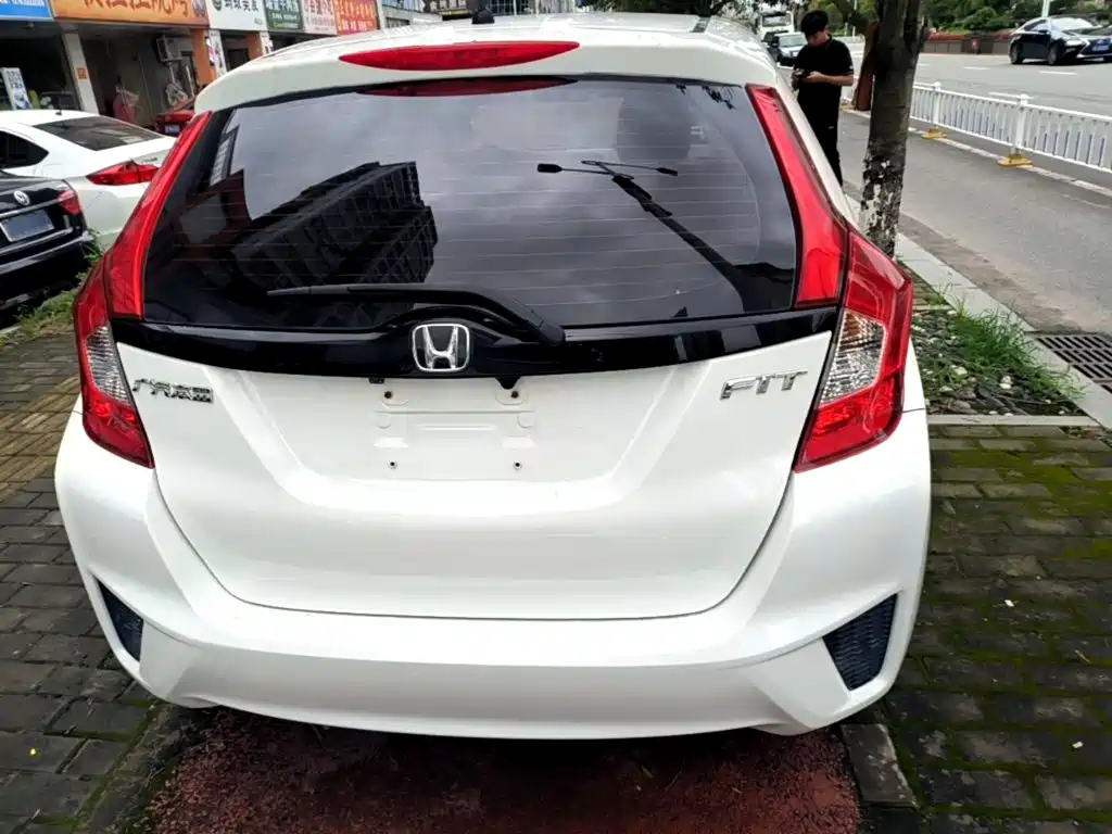 Honda Fit — миниатюра 6