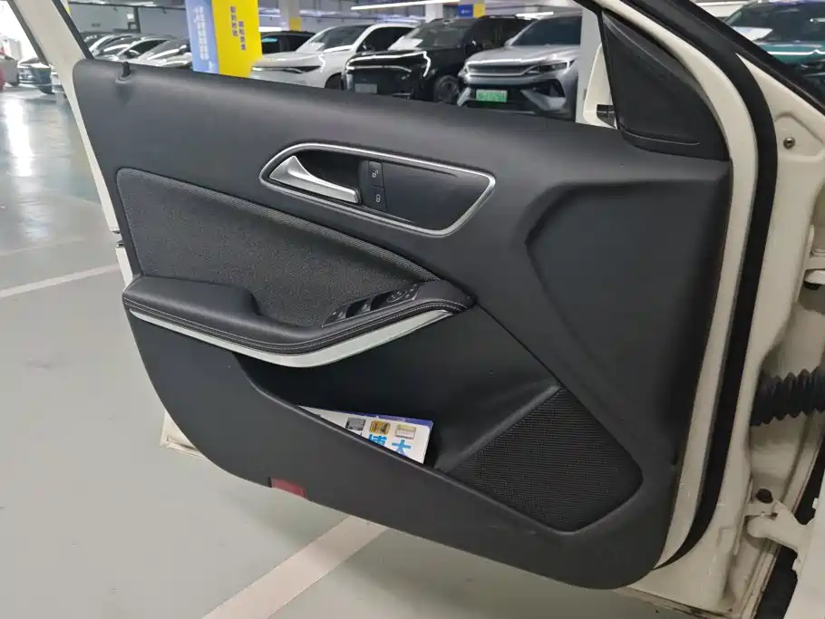 Mercedes-Benz A-Class (Import) — миниатюра 7