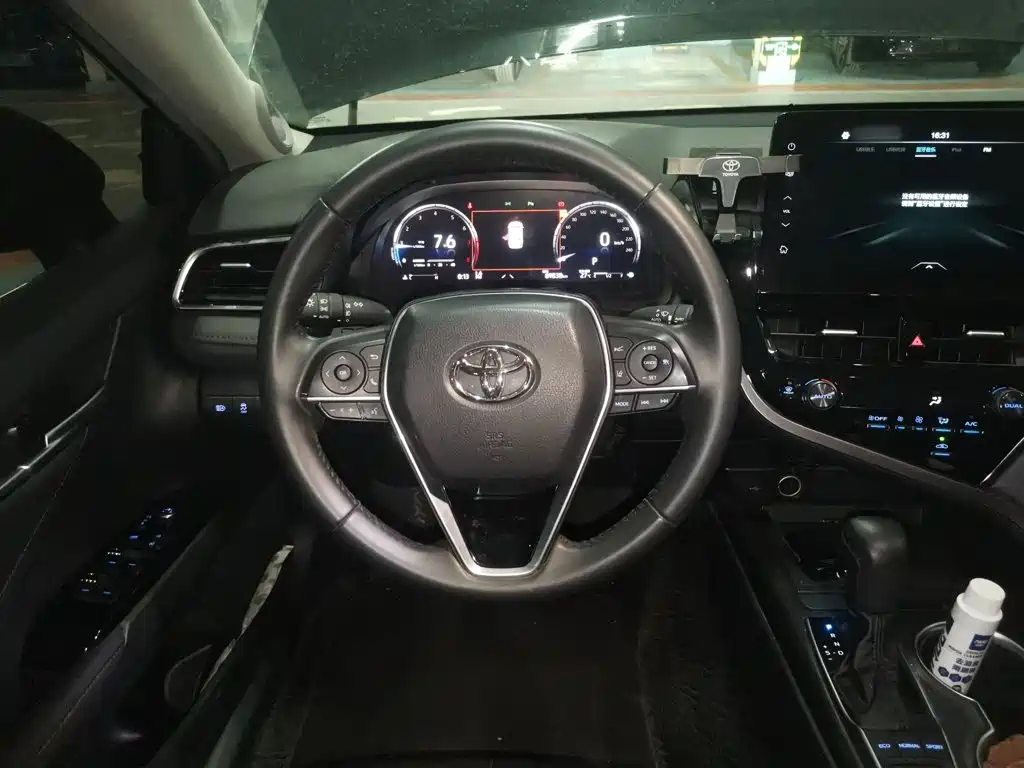 Toyota Camry — миниатюра 6