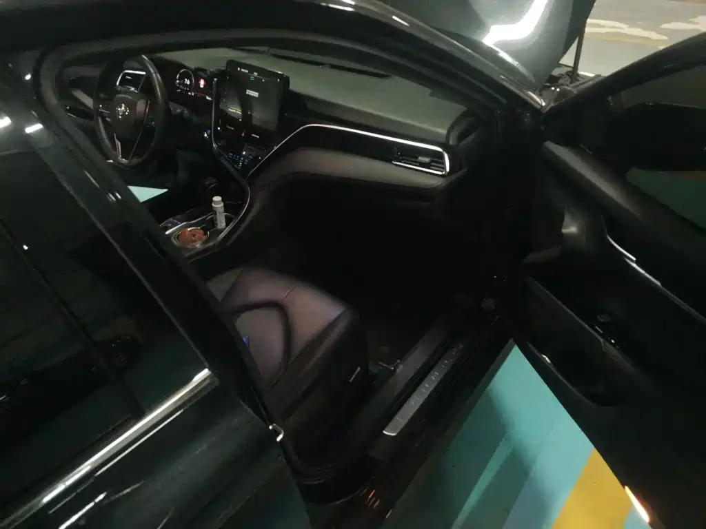 Toyota Camry — миниатюра 19