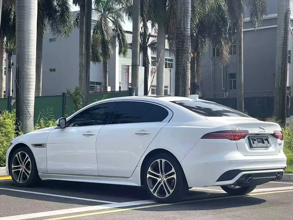 Jaguar XEL — миниатюра 5