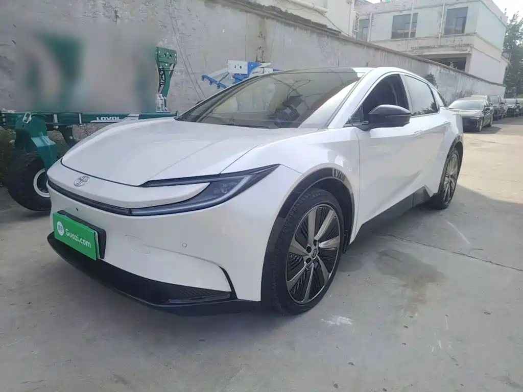 Toyota bZ5