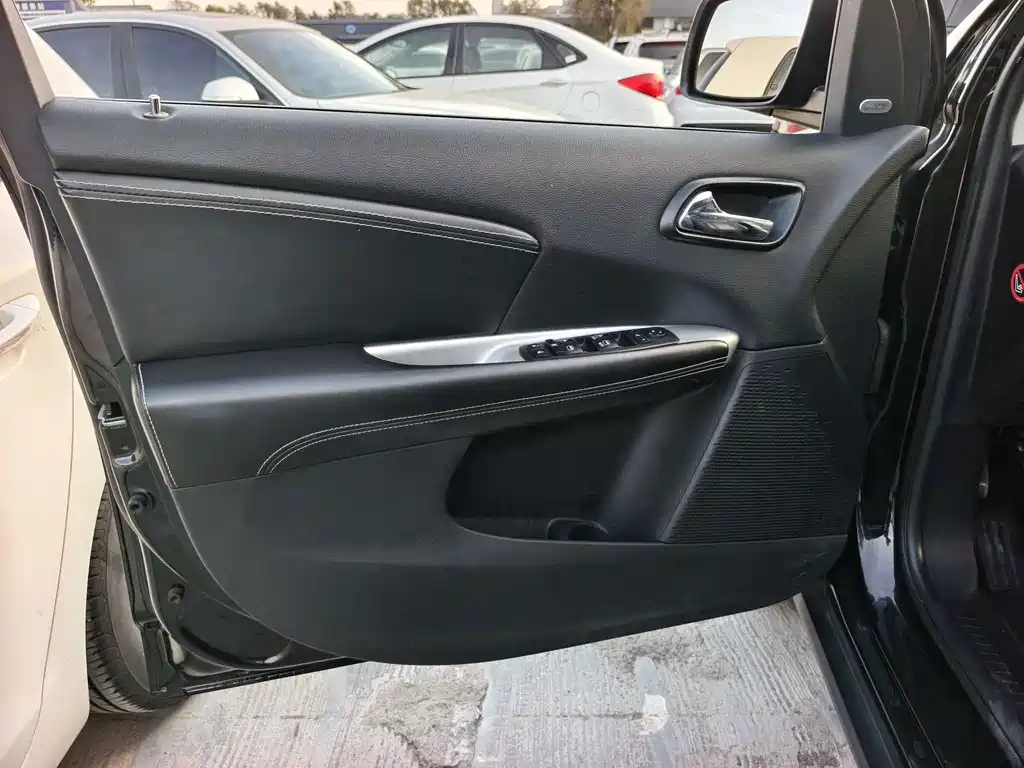 Dodge Journey — миниатюра 10