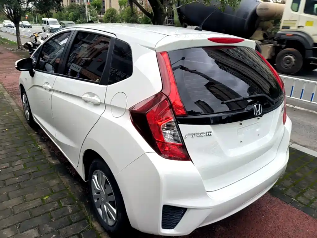 Honda Fit — миниатюра 5