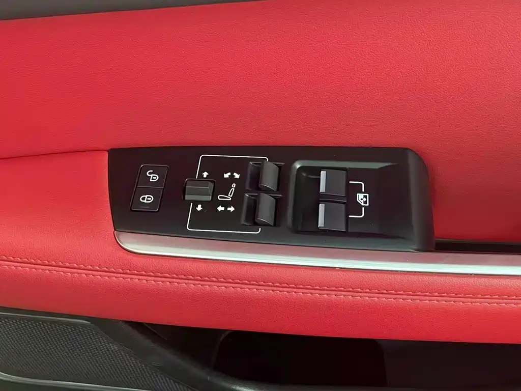 Jaguar XEL — миниатюра 16
