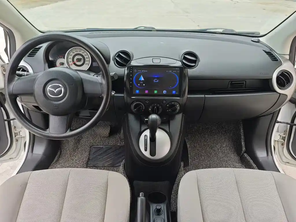 Mazda 2 012 1.3L AT Standard