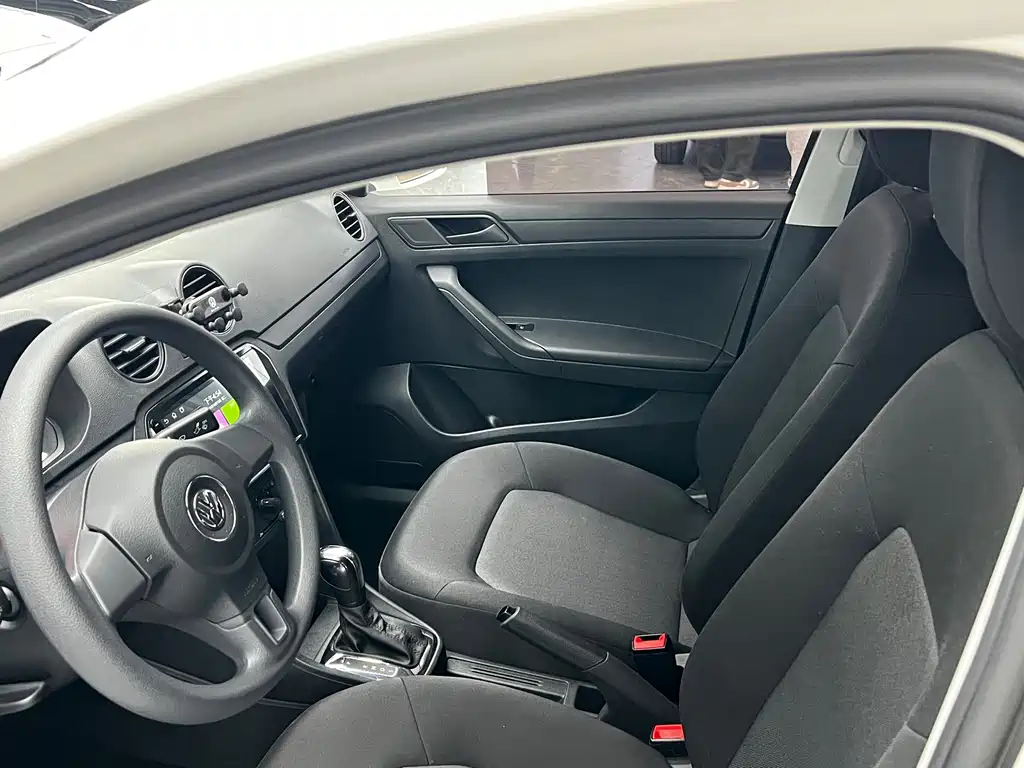 Volkswagen Jetta — миниатюра 16