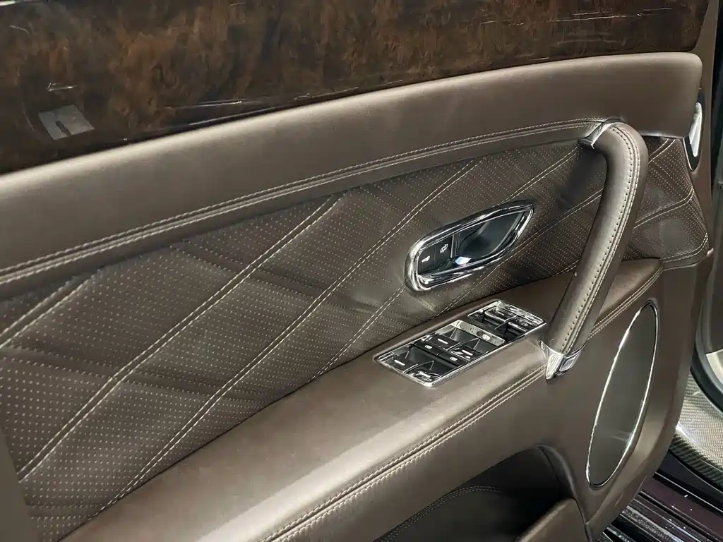 Bentley Flying Spur — миниатюра 25