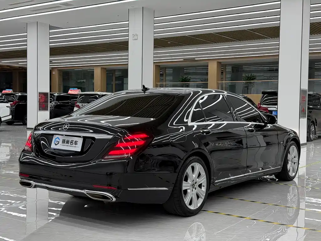 Mercedes-Benz S-Class — миниатюра 12