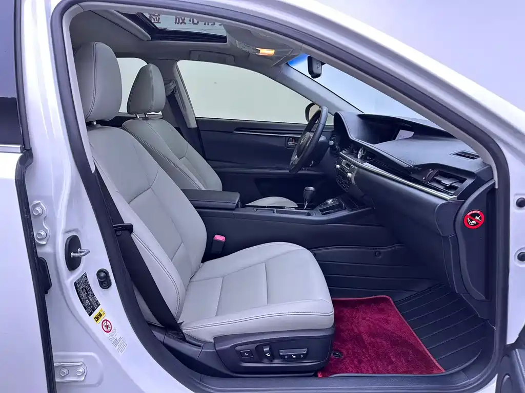 Lexus ES — миниатюра 11