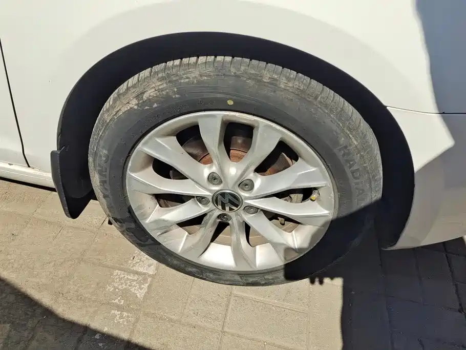 Volkswagen Golf — миниатюра 6