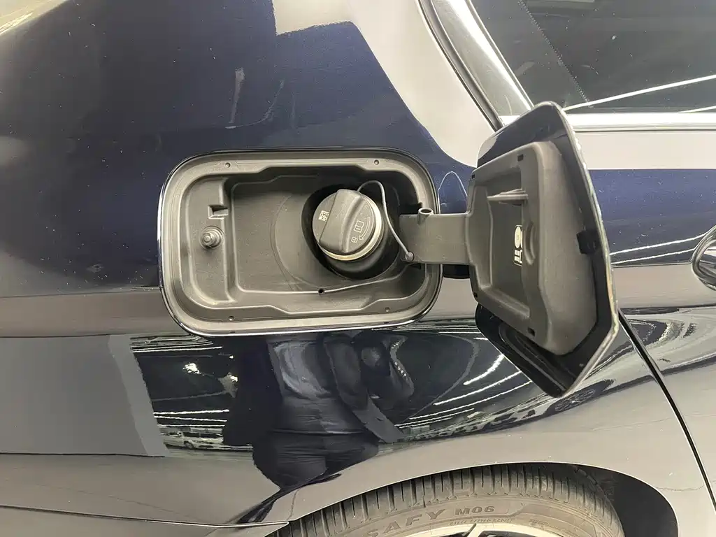 BMW 5 Series — миниатюра 15