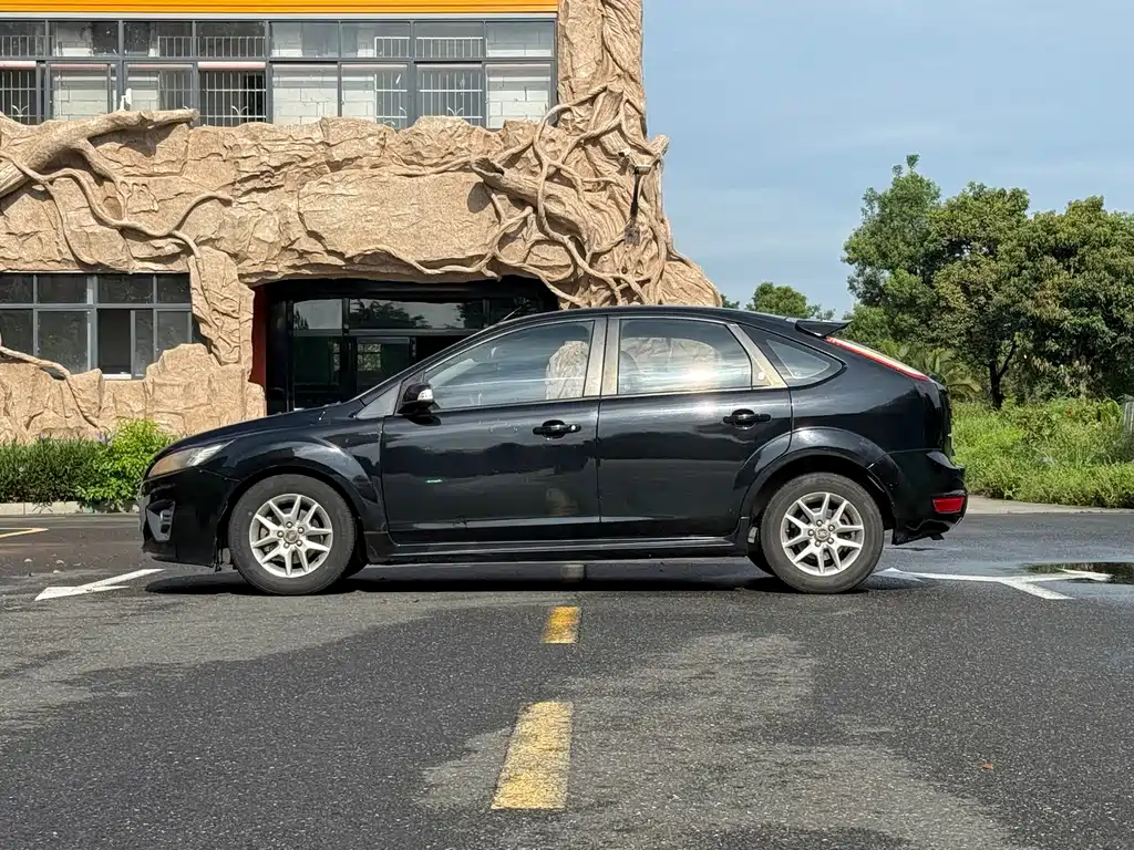 Ford Focus 2009 1.8L MT Comfort