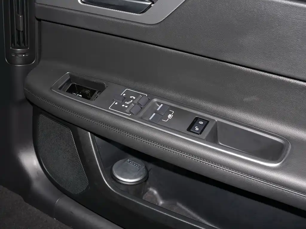 Jaguar XFL — миниатюра 20