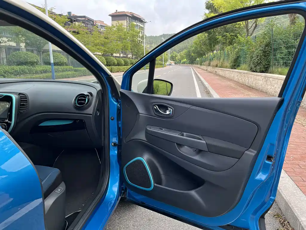 Renault Captur — миниатюра 21