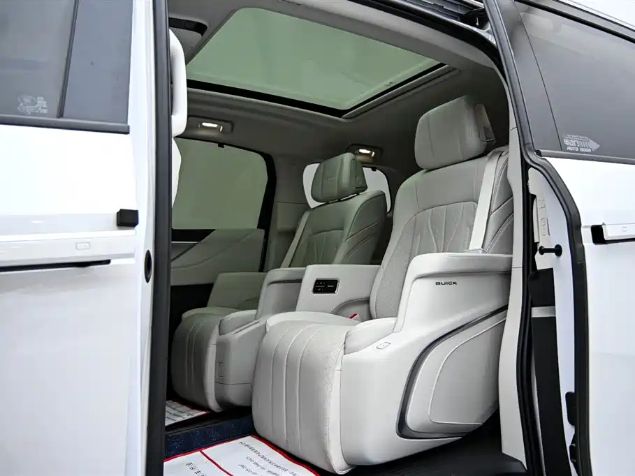 BUICK GL8 NEW ENERGY