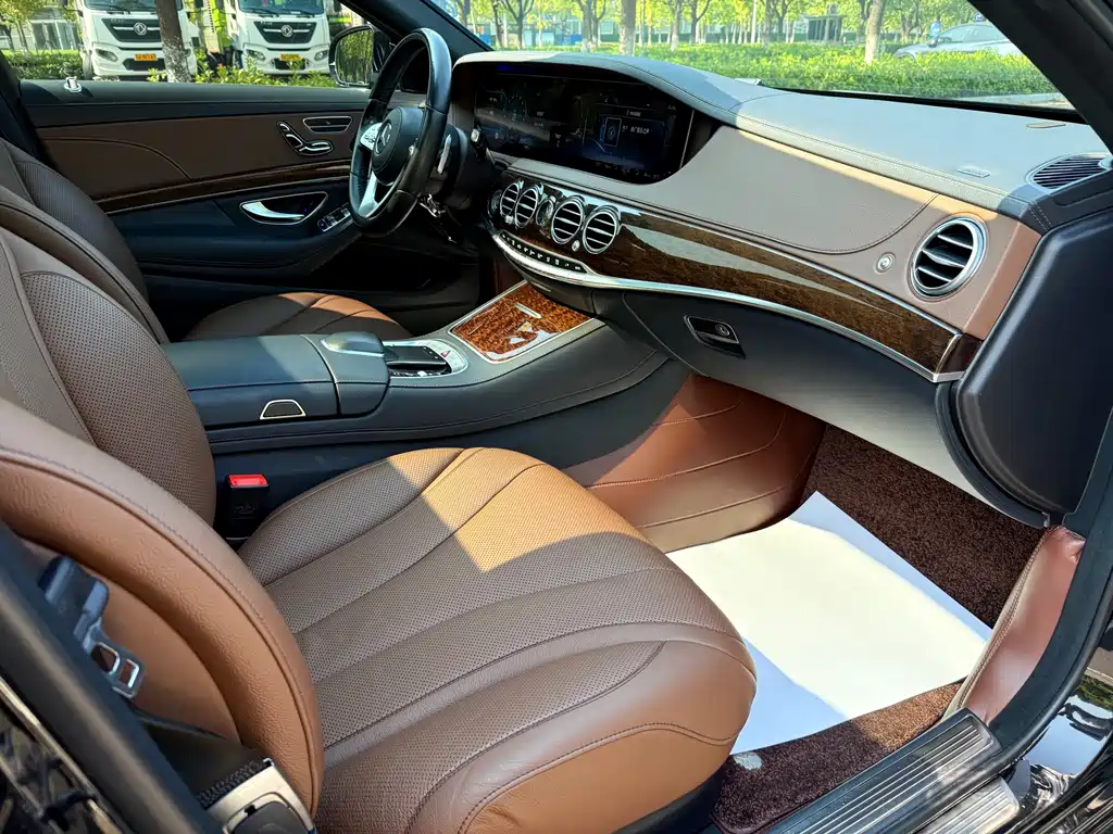 Mercedes-Benz S-Class — миниатюра 13