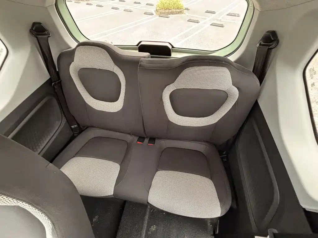 Wuling MINIEV — миниатюра 6