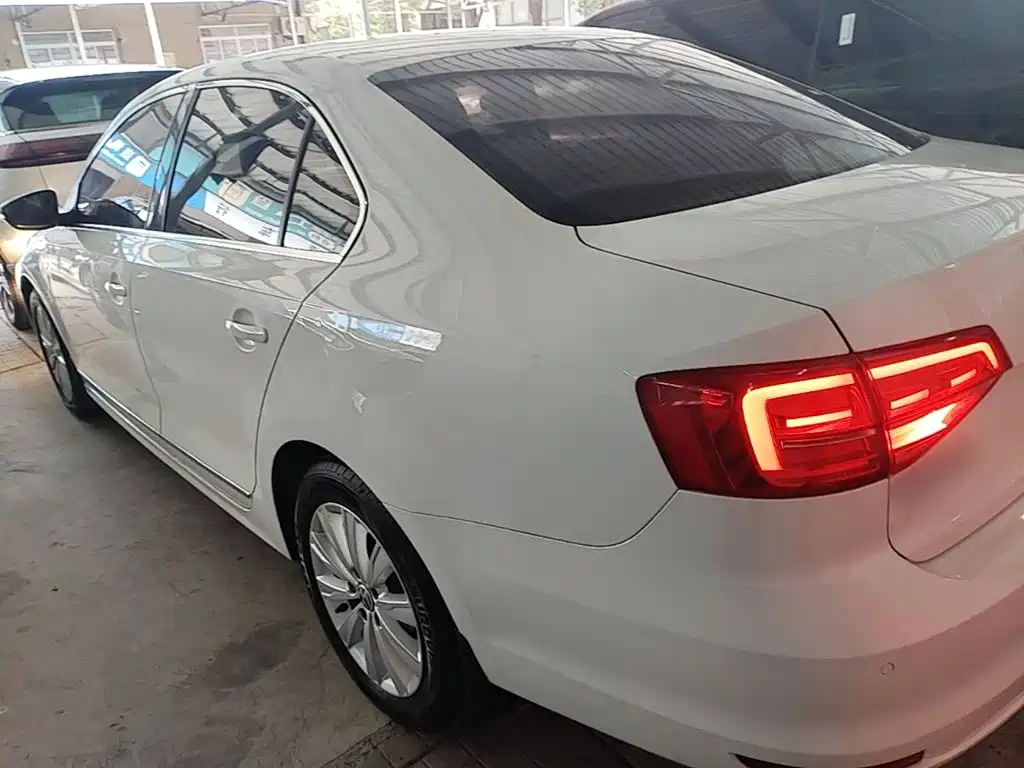 Volkswagen Sagitar — миниатюра 5